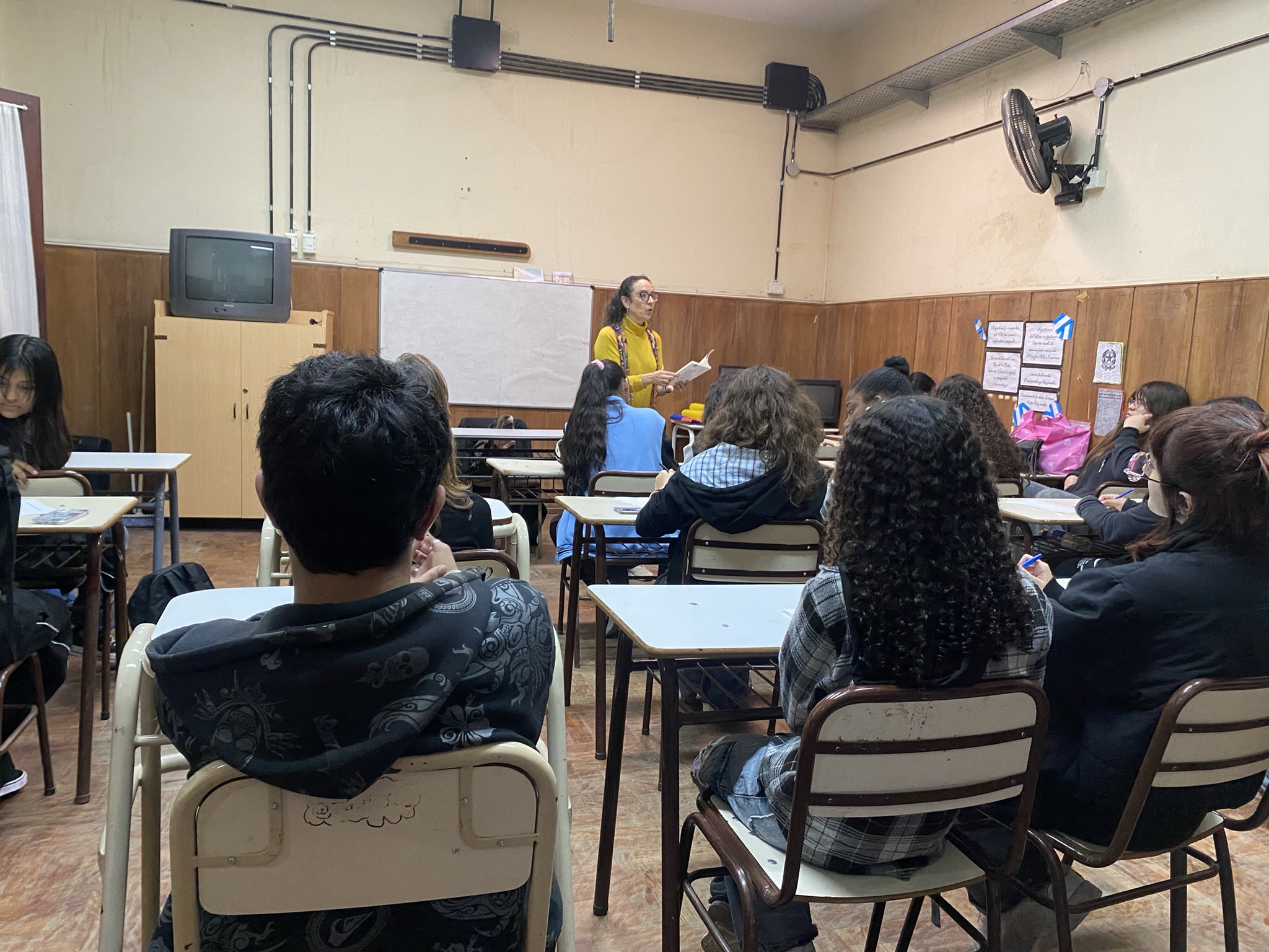 Desarrollo del taller de escritura creativa. Autor: Prensa de la Embajada de Colombia.