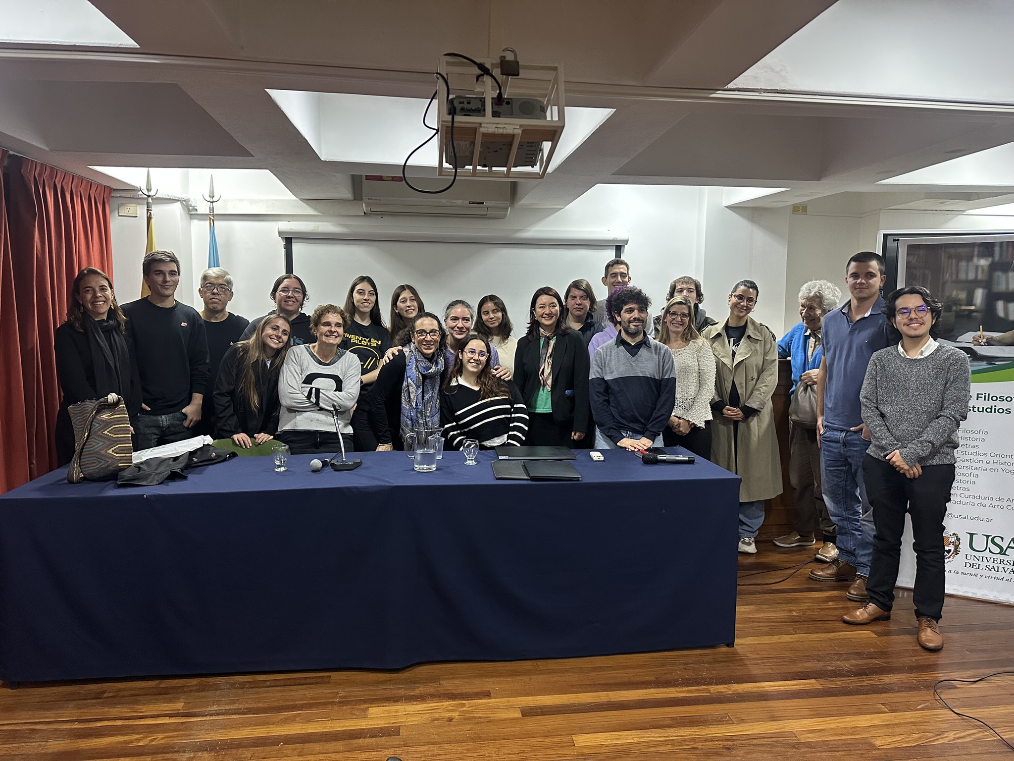 Asistentes al conversatorio en la Universidad del Salvador. Autor: Prensa de la Embajada de Colombia.
